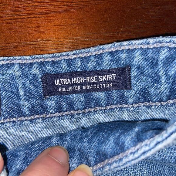 Hollister ultra high rise distressed denim skirt - Picture 3 of 6